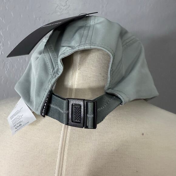 Fabletics The Fundamental Hat Ponytail - Picture 2 of 5